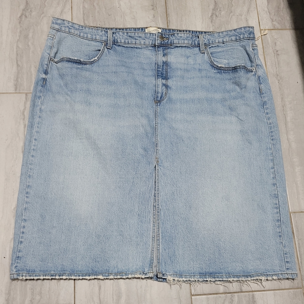UNIVERSAL THREAD GOODS WOMEN BLUE JEANS SKIRT SIZE 22